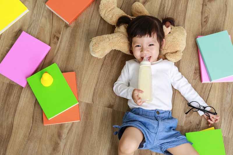 Gambar 3 Benarkah Minum Susu Pertumbuhan dari Botol Buruk bagi Gigi Anak?